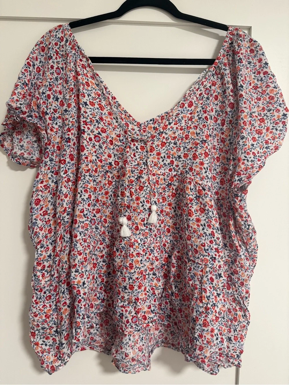 Old Navy White Floral Peasant Blouse with Red & Blue Print
